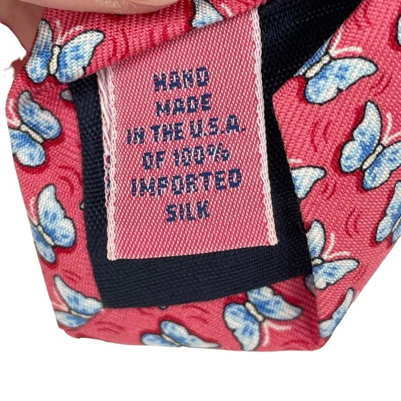 Vineyard Vines Blue Butterflies w/Pink Background Silk Necktie - 60" Long - Picture 6 of 9